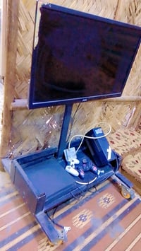 بلي فور مستخدم مع الشاشه واليوبيس والعربانه المتنقلة قرص بيس 18 للبيع ...