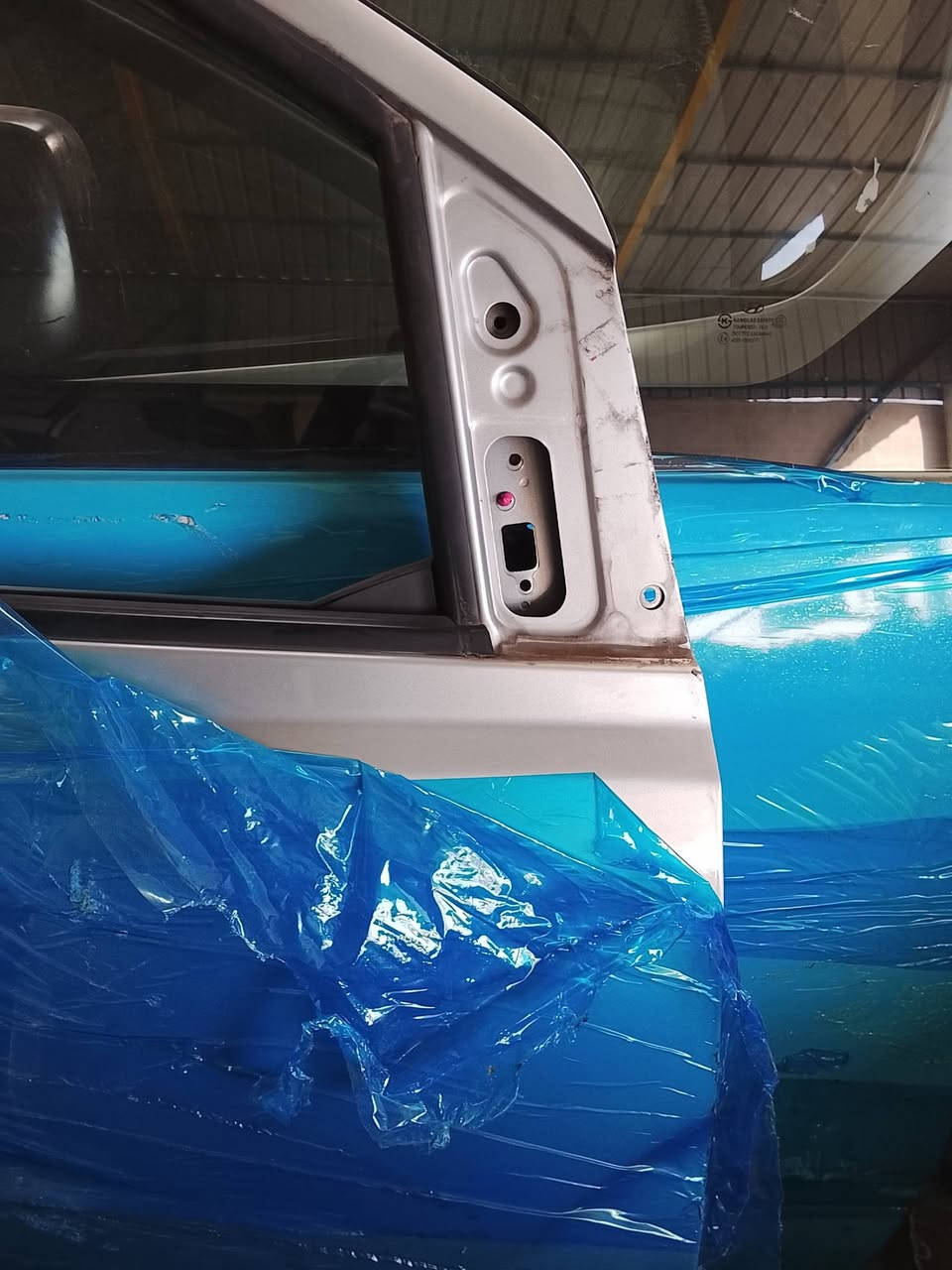 السلام عليكم ورحمه الله وبركاته اخواني موجودات كصات ستاركس.لون سلفر وابيض وبحري وايضا كشنات ثمانيه راكب ملكي .جدد بمعنى الكلمة ومكاين شرط على قيد التشغيل موديل 2009_2010_2012 كذالك قماره لون أبيض VAP . مثل ما موضح بل صور كامله مكمله وبرد كهربائي.وجاملغات لون بحري .أخر قطعتين ودعاميات وأبواب سلايد وجوانب حداديات.كامله ويل شكلين مثل ما موضح والكثير من الأدوات مجوده العنوان بابل الحمزة الغربي حي الصناعي قرب المتنزه الاستفسار اتصل على هذا الرقم .***********
