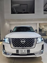نيسان باترول بلاتينيوم 2023 فول مواصفات   كفاله عامه  ماشيه ٣٠ الف كيل...