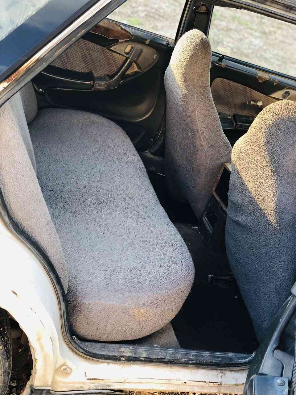 ئەم داویی بریسمان هەیە بۆ فرۆشتن ئارمە مۆدیل 1993هەیکەلی جوانی هەیە سعرشی 8مەعمەلە رەقمی خاونی***********
