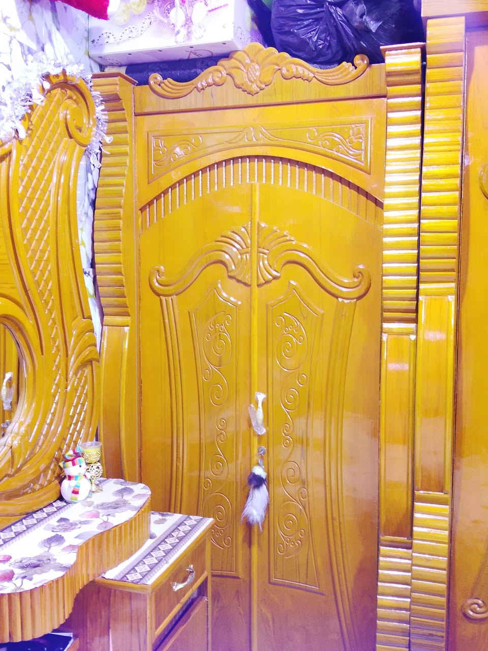 السلام عليكم اخوان غرفة اخشاب للبيع نضافه 100/95 السعر مليون 250 وبيه مجال عنوان بصره گرمه ع ***********
