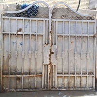 باب حديد • مترين ونص • ثقيل