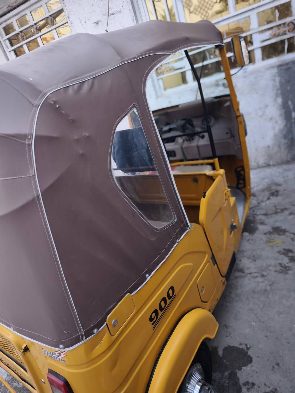 سلام عليكم تكتك 22 شهر 11 رقم وسنوية تحويل ثاني يوم جديده بمعنى الكلمه ماعدا ملاحضات بسيطه محفته شركه تخم تاير اصلي صارله شهر من شديته المكان حسينيه المعامل اتصل ***********
