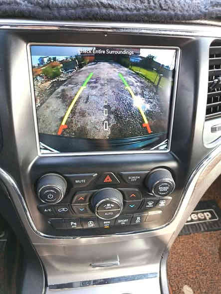 السلام عليكم 
جيب بلاك توب فول بدون فتحة 
بصمة 
جلد 
حساس خلفي 
تدفئة بلكراسي والاستيرن 
اوتو بارك
شاشة كبيرة اندرويد 
كراسي كهرباء 
صندوك كهرباء 
تبريد قطعتين 
ويل ٢٠
ماشية ٨٥
حادث جاملغ وبنيد شواصي سليمة
رقم بغداد الجديد باسمي هزة جديد تحويل مباشر 
السعر ٢٠٥ بي مجال بسيط 
مكان السيارة بغداد البياع 
***********
***********
