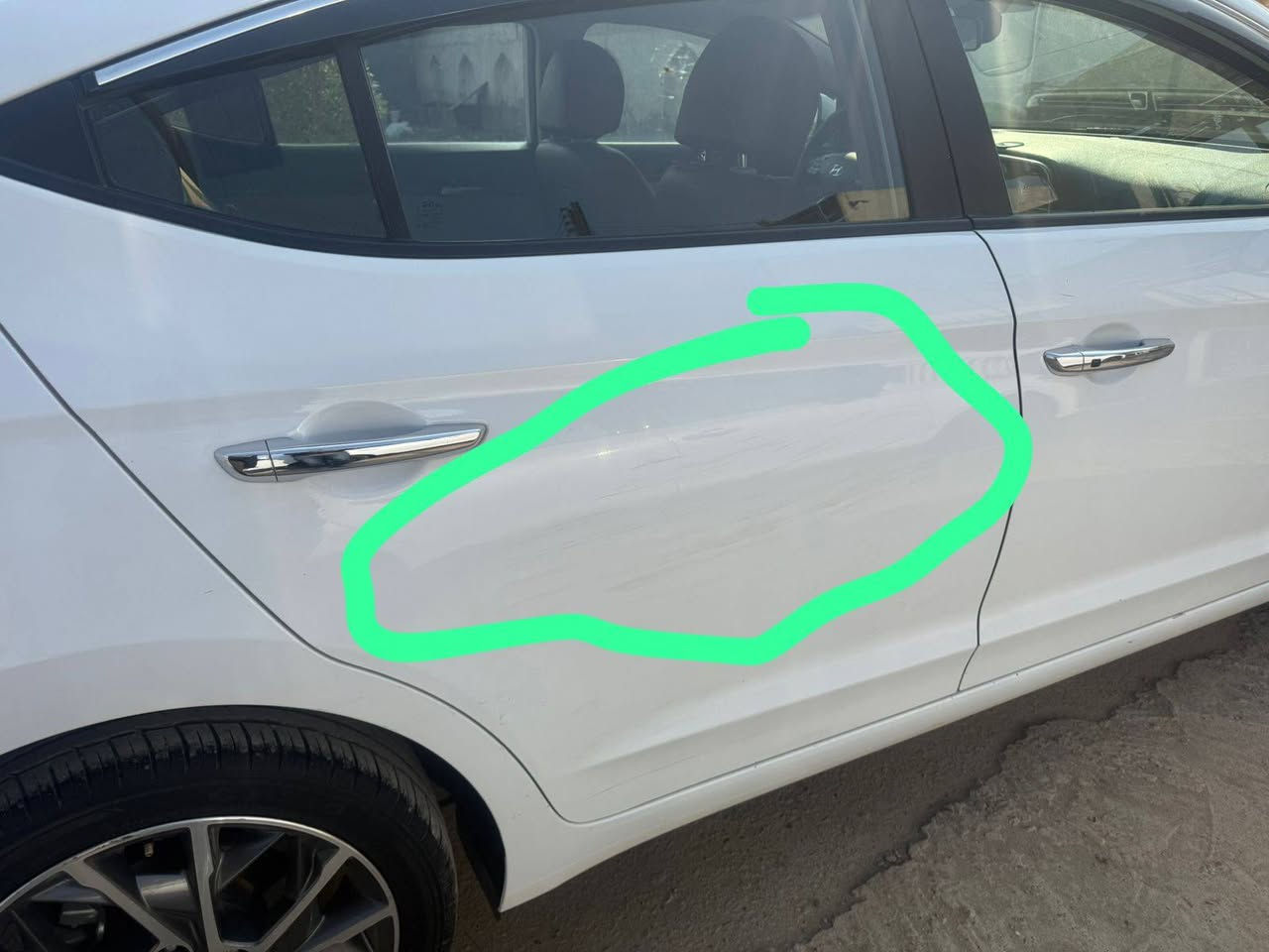 السلام عليكم 🔴للبيع
هونداي النترا 2020 خليجي
فولللل مواصفات 1/1 كل مواصفات الالنترا نظام الاسمارت  سياره مكفوله كفاله عامه 
السعر: 168$
ماشيه:129 km الف فقط
1- بصمة عدد 2✅
2- سلايد - فتحة ✅
3_محرك 2000 دوش ✅
4_كير At✅
5_حساس خلفي & امامي ✅
6_كاميرا خلفيه أمامي +داش كام بلادي ✅
7_شاشة كبيره اندرويد✅
8_تحكم أستيرن جهتين✅
9_وضعيات قيادة متعدده 4 وضعيات (ايكو +نورمل +سبورت + سمارت)✅
10_كشنات جلد لونين✅
11_مري شفط نضام ترحيب ✅
12_صندوق بصمه ذكي ✅
13_لد نهاري✅
14_تبريد قطعتين ✅
15_ويل كب/ويل كروم/✅
16_سببير غير مستخدم ✅
17_يدات نيكل✅
18_مدخل AUX+USB/بلوتوث….✅
19_شاشه عرض الاعطال ✅

*ملاحظة
(السيارة بيهة شخط خفيف  ب الباب الخلفي عكس السايق 
+ علامة السيارة ب المقدمة بيهة طخة  خفيفة +مبدل رواجز بسبب الدهن ) باقي سيارة مكفولة من كلشي بدون ظربة بدون صبغ بدون بارد وسيارة جاهزة من كل النواحي موضح كلشي ب الصور 
ذكرت كل تفاصيل السيارة ب الحرف الواحد بدون نقص الي يشوف سيارة وتعجبة كلشي مذكور عندة 
فقط يتصل ويدلل
العنوان / بغداد / تقاطع الدرويش/ حي التراث ***********
*********** 
*السيارة بيهة مجال جداً قليل
