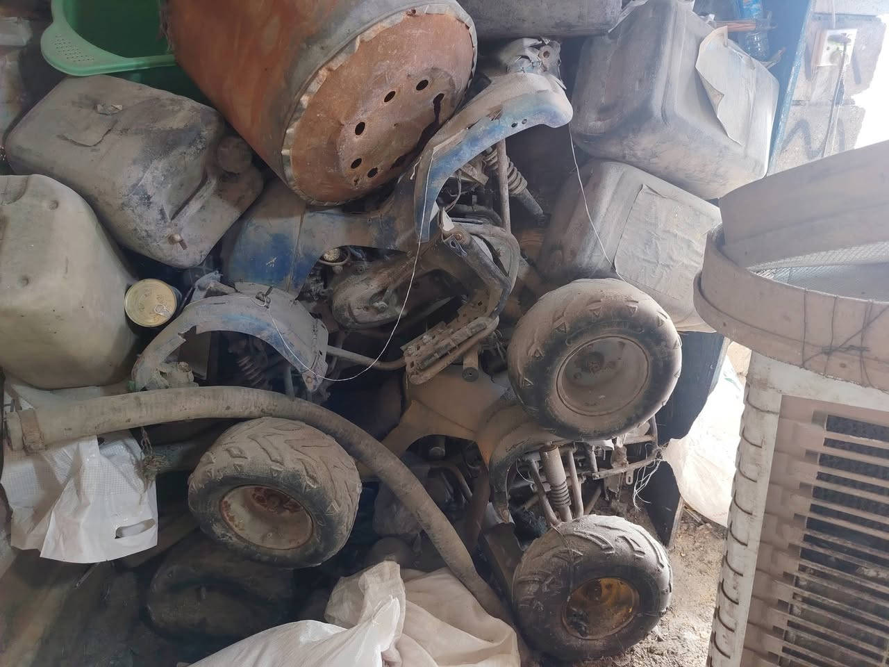 ماطورات رباعيه الازرك محور مكينه بزون  3ثلاثتهم .ب٣٥٠
***********مكلف بل نشر
