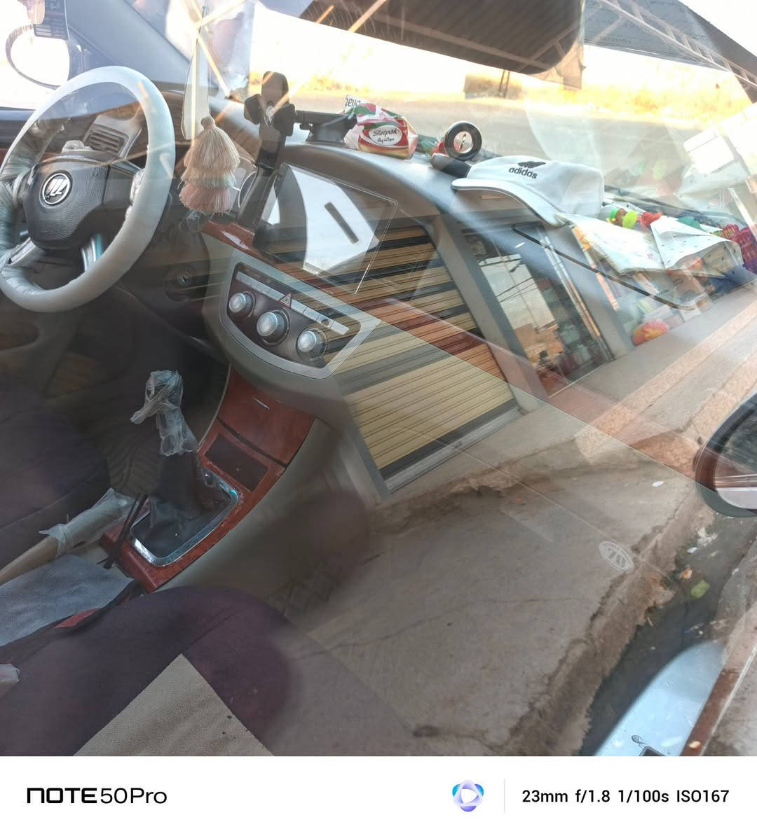 ليفان 620
السياره نظيفه جداا
داخلها جديد 
تبريد تدفئه شغال
شاشه طخم سماعات 
خارجها نظيف 
صبغ جاملغ امامي ودوائر فقط
فتحه بلسقف 
طخم تاير جديد 
كير مكينه شرط 
رقم بغداد الماني
سعرها  ٤٦  تفضل خاص وتدلل


**إذا كنت صاحب هذا الإعلان وتريد حذفه لأي سبب، رجاءا أرسل رسالة إلى الدعم الفني**