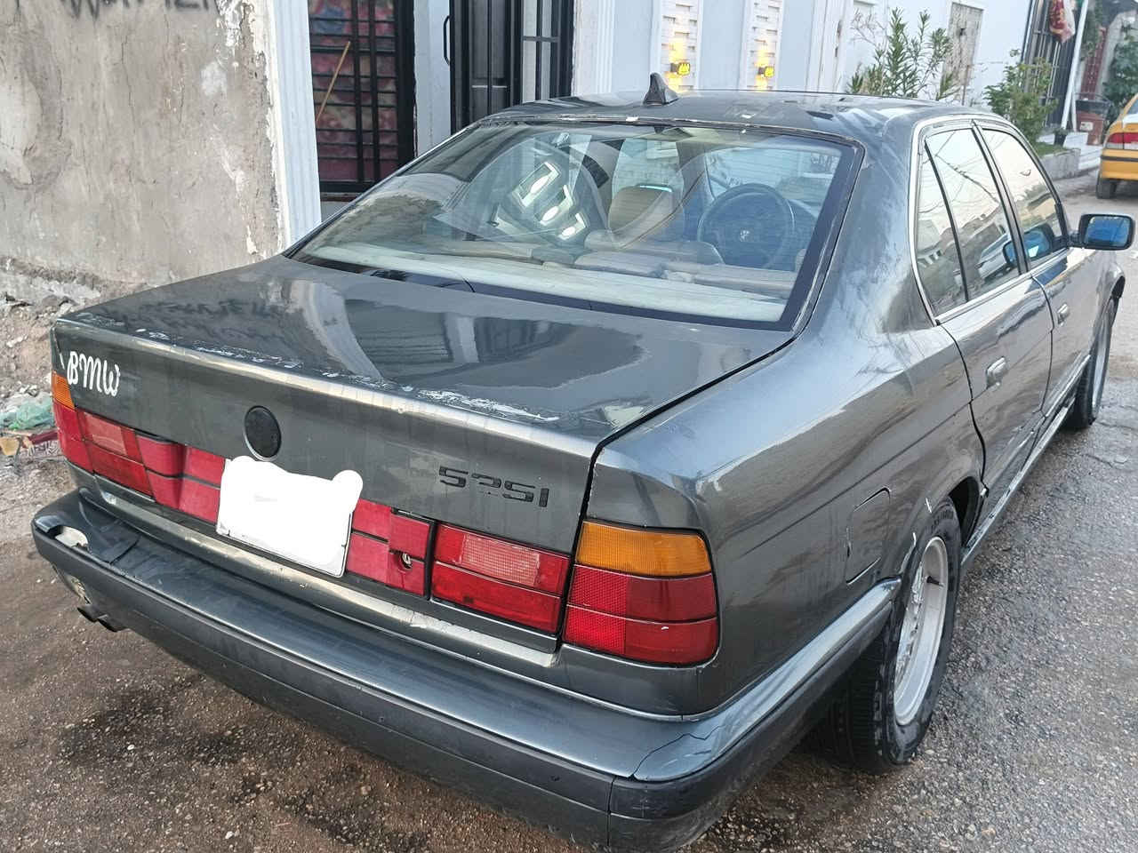 السلام عليكم بي ام 525 اصل موديل90 رقم كربلاء مكانه بكربلاء محرك بلادي مسكر فانوس كير اوتو السياره بيه بعظ النواص يعني مال تعمير السعر37 بيه مجال قليل ***********
