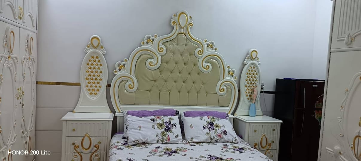 غرفه نوم مستخدمه سنتين ماخذها ب١٦٠٠ قفلها ب ٩٠٠ مكانها بغداد البلديات حي التراث ***********.
