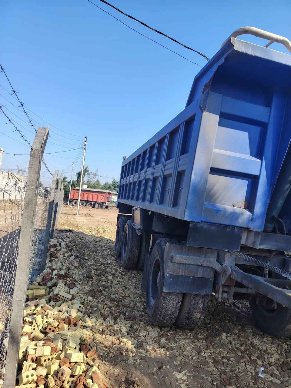 السلام عليكم مقطوره للبيع ***********
