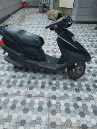 دراجه البيع فراشه كامله مكمله المكان الخالص مابيه نقص بس باتري السعر ٤...