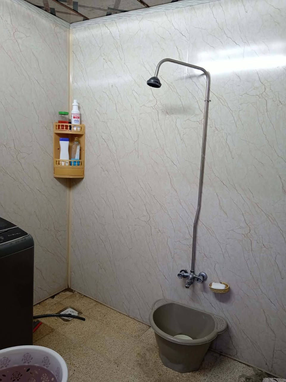 السلام عليكم دار للبيع حي الزهراء قرب معمل الغاز المساحة 100متر طابق واحد سند طابو الزهور *********** كورك *********** اسيا بي  واتساب( بيع مستعجل)
