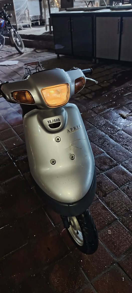 سلام عليكم دراجه بطه موديل99دراجهزمكفوله كفاله عامه برغي مامفتوح منها تجي وتشوف بعينك بس السكان مينقفل بس هاذا بيها دراجه نضيفه ماخدها حاويه قبل5تشهر مطلعها من الحاويه الي يريدها يخابرني عله الرقم خاص مموجود وهاذا الرقم ***********
