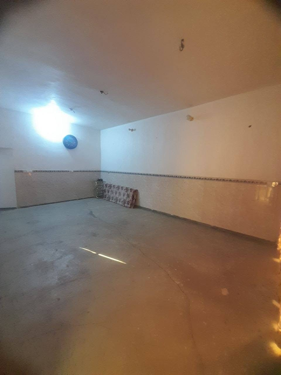 بيت للبيع مساحته 500م طابو زراعي سند 25غرفتين نوم واستقبال ومطبخ وصاله وهول وصحيات بناء بلوك 
العنوان بغداد ابو غريب الناحيه البستان للاستفسار على الرقم 
***********بي واتساب 
السعر 155وقابل للتفاوض
