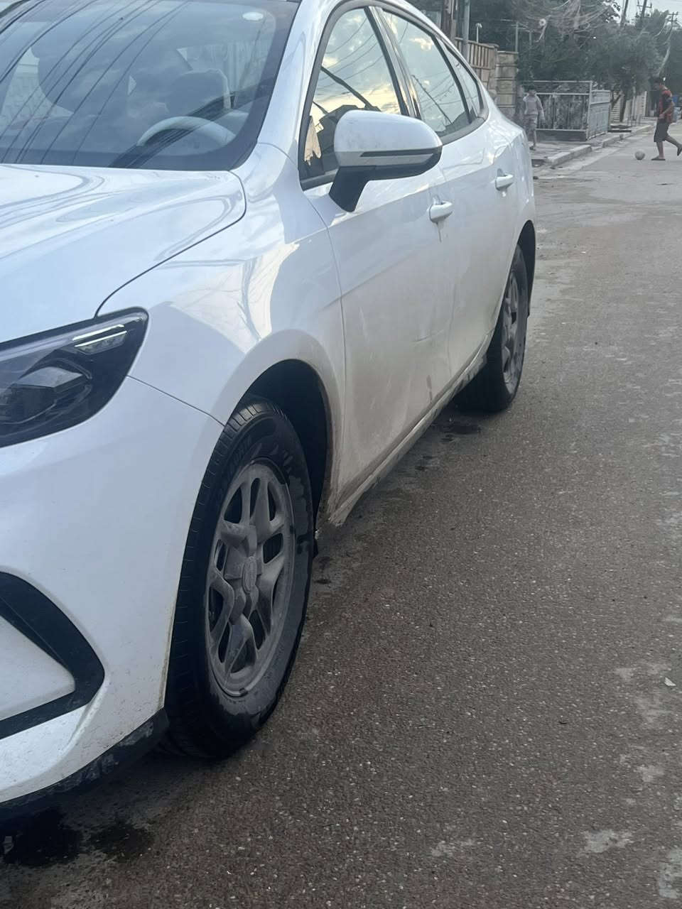 سلام عليكم بي واي دي سيل ٥ موديل ٢٥ بيه شحط بين بابين مصوره مرفق مع صور جاهزه من كلشي عاررضه ١٧ ٧٥٠ماشيه ٩٠٠٠ مكاني بغداد ***********
