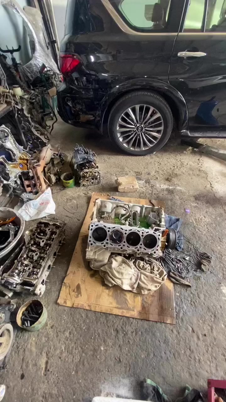 مكينه ال سياره موديل 22  تكسر بستم من وره بانزين عادي شباب هاي السياره متمشي ع بانزين عادي تكسر بستم بفضل الله جفتناه والحمدلله كملت 
ورشه VQ 
***********
