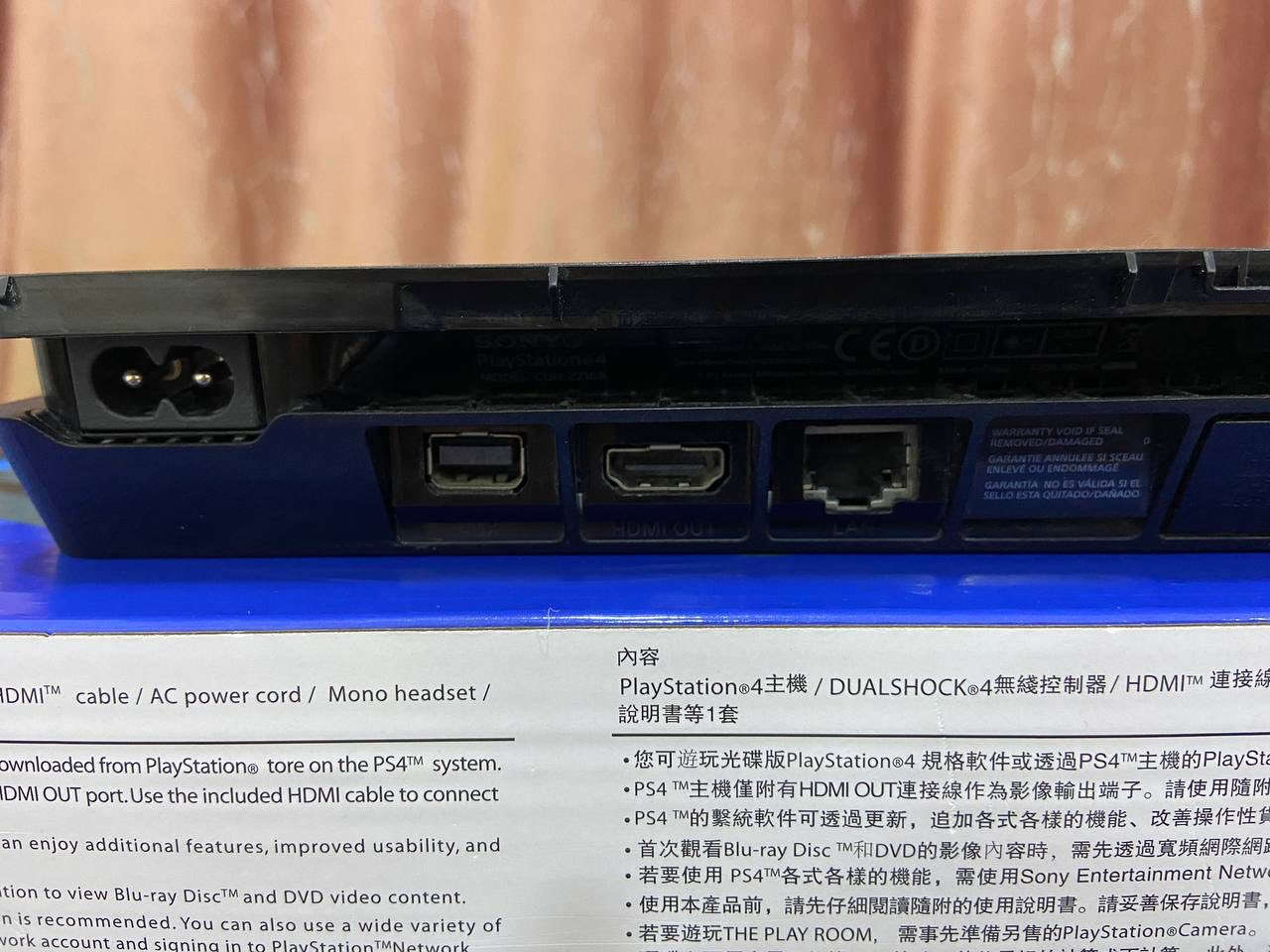 Ps4 سلم 
الجهاز جديذ ممفتوح 
يجي كامل الملحقات جويستك عدد ٢ 
Upsجديد 
العاب عدد٢ 
السعر ٢٧٠ وبي مجال بسيط 
للاتصال ***********
