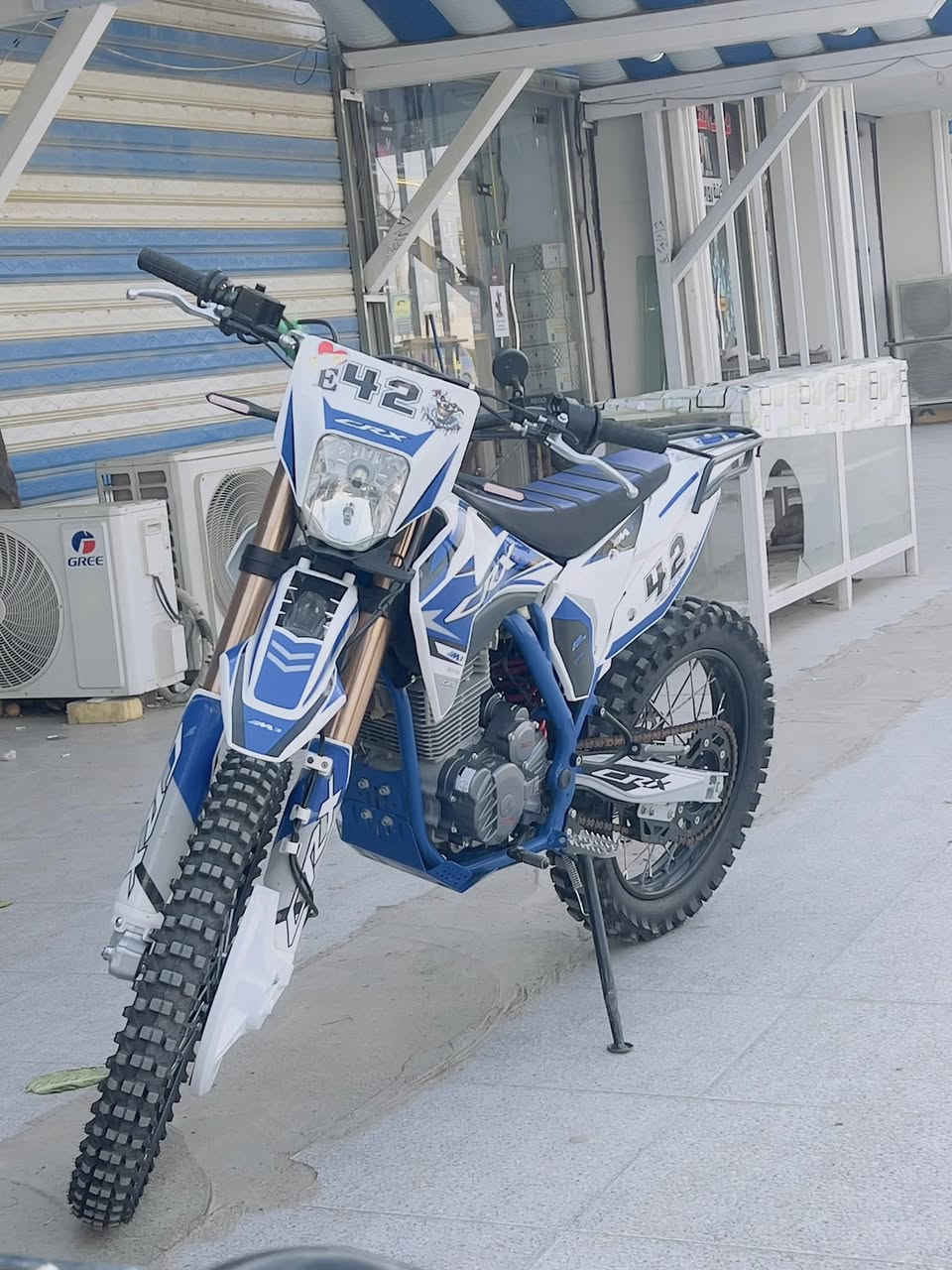 ( مكاني ميسان ) 

سلام عليكم قفاز SRX موديل 2025حجم المكينه 300cc الدراجه خير من الله شلعه معدل الدراجه نضيفه انضف من الصور بهواي ومكفوله كفاله عامه جيب فيتر وافحص
تجي تشوف بعينك وحله من الصور بعد للاستفسار خاص


**إذا كنت صاحب هذا الإعلان وتريد حذفه لأي سبب، رجاءا أرسل رسالة إلى الدعم الفني**