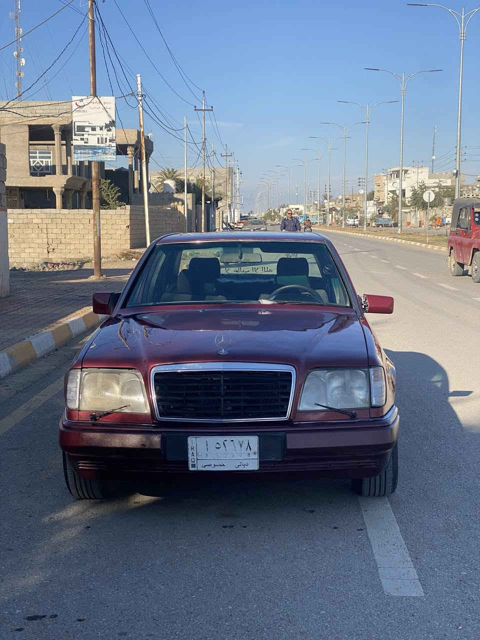 السلام عليكم🌹
مارسدس دب 300للبيع 

موديل 1993

السياره فول مواصفات

كشنات كهرباء

اربع جام كهربائي شغال

فتحه سقف

بريك abc

مكينه وكير vvt2500

تخم تاير جديد 

السياره صبغ عام لجماليه على ايدي صبغتها 

صدر خلفي امامي جديد

مازادت واشاير وبك لايتات كله جديد وشغال 

وبيها جان خياسات شويه من صبغتها سويتهن كلهن  

رقم ديالى شرط التحويل 

مكان السياره/ديالى-جلولاء

سعرها 58وبيها مجال

للاستفسار/***********
