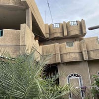 دار سكني ملك صرف 300 متر مربع يحتوي علي خمس غرف نوم مع استقبال وهول وم...