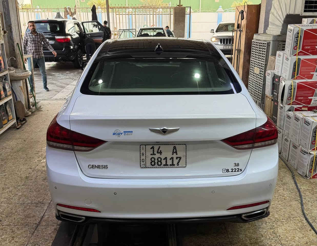 : جينيسيس G80 موديل2016 (وارد أمريكي) -حادث جدا بسيط
المحرك: 6 سلندر (V6) سعة 3.8 لتر - أداء قوي واقتصادي.

اللون الخارجي: ابيض .

اللون الداخلي: جلد اسود جديد 

ناقل الحركة: أوتوماتيك 8 سرعات.

المواصفات الفول (1/1):

سقف بانوراما بالكامل.

نظام بصمة (تشغيل + أبواب).

شاشة ملاحة كبيرة ونظام صوتي Lexicon الفاخر.

رادار أمامي، تنبيه الخروج عن المسار، ونظام النقطة العمياء.

بروجكتر (HUD) لعرض السرعة والمعلومات على الزجاج الأمامي.

كراسي كهرباء مع نظام تدفئة وتبريد.

صندوق خلفي ذكي (يفتح تلقائياً عند الاقتراب).

كاميرا خلفية دوارة مع حساسات أمامية وخلفية

السعر 178

***********
