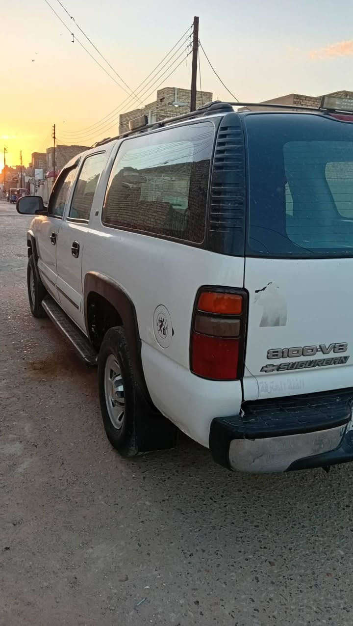 السلام عليكم للبيع موديل 2002 بسمي سنويه ل2029تنتهي رقم انبار خصوصي سياره جاهزه ونضيفه وخير من الله كير محرك خير من الله  محرك 5300 كير 1000 حداده زينه تبريد كمبريسر عاطل طخم تاير برجستون نص عمر  السياره مصبوغ بدون دواخل لايت زنون بيه كهربائياته شغاله كله بيه بارد باب الصدر كد شبر السعر 80 وبيه مجال حك الجيه مكاني ميسان العماره *********** ***********
