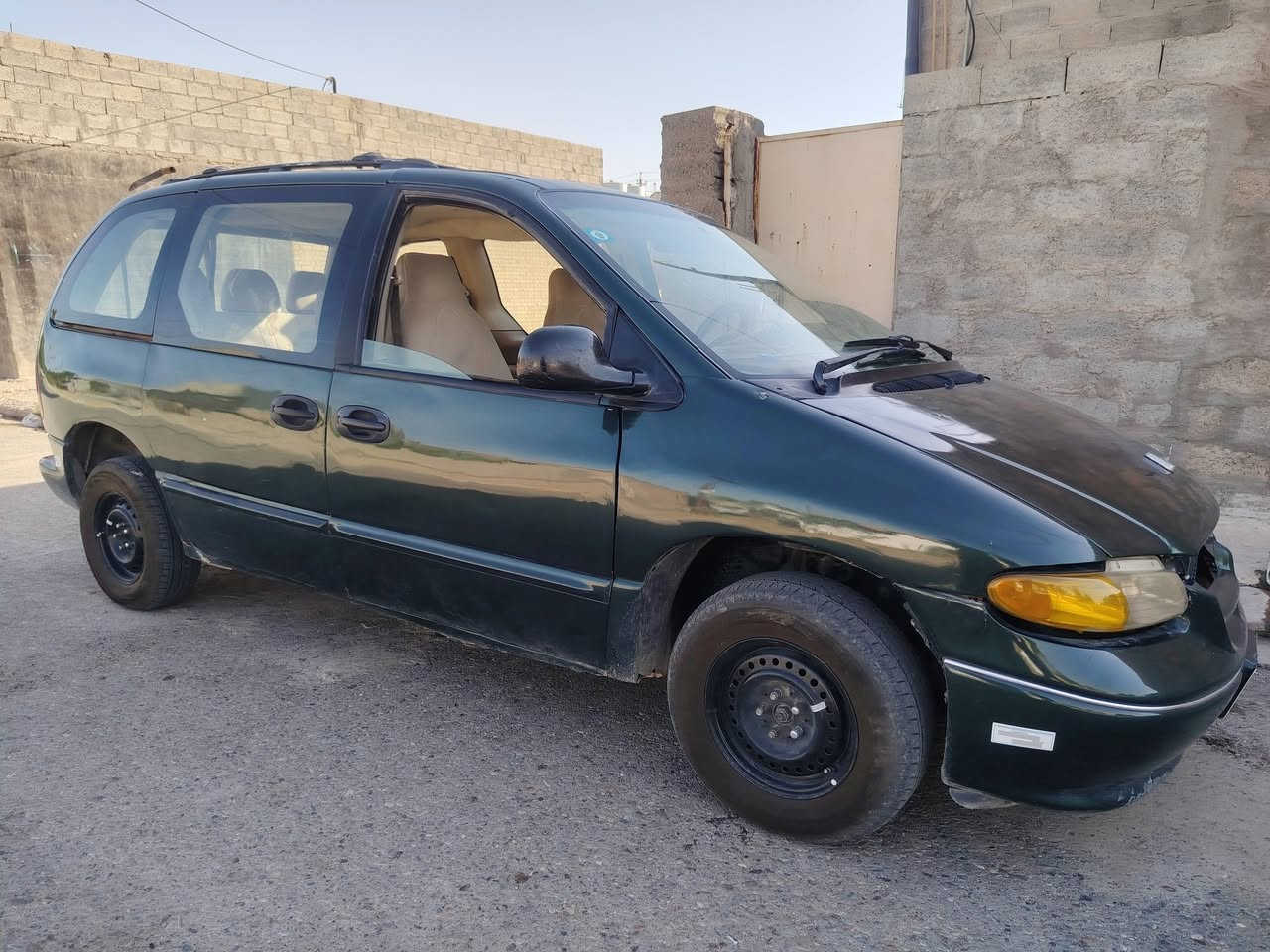 موديل 1996 محور كامري ابو الچف محورها قبل شهرين
رقمها بغداد مشروع وطني السياره خير من الله تبريدها ثلج
غرفتها نضيف
للاستفسار الاتصال على الرقم ***********
السعر 60 بيها مجال بسيط
