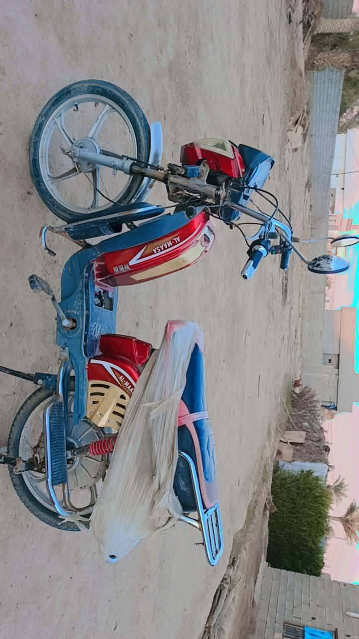 لايت+اشاير+هورن+جهاز انذار سرقة+مثبت سرعة+اربع سرع+بطاريات يقرن تقريبا لو١٠ لو ١٠٫٥عشره ونص+يمشي عشرة كيلو+شاحن مال الشركة بلاديه السعر ٣٥٠ بي مجال 
العنوان صقلاويه ***********
