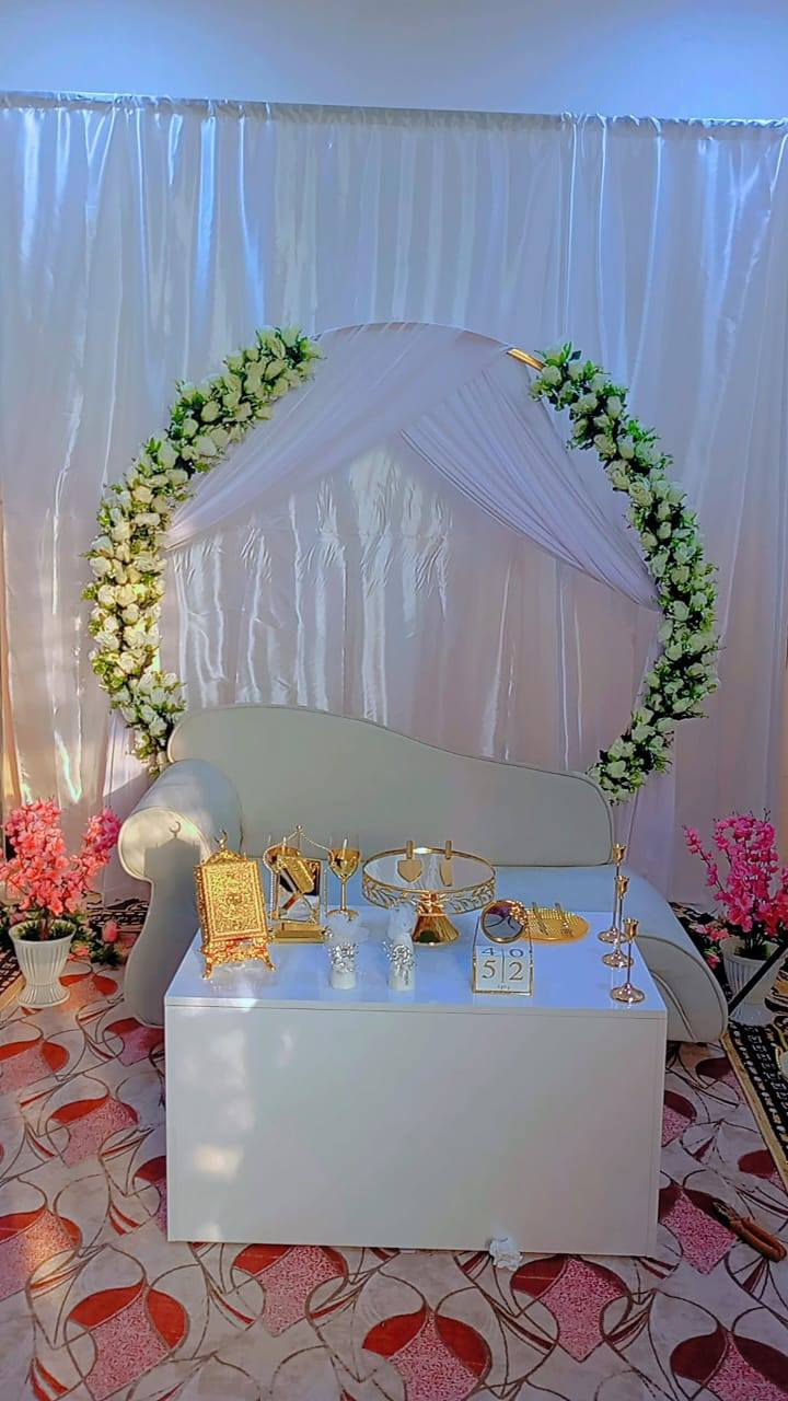 العيد قرب… والفرح بعده محتاج لمسة تخلّيه يبقى ذكرى عمر ✨
إذا عندكم عقد خطوبة أو عرس في أيام العيد
خلو لحظة التصوير والفرح تكون مميزة بكوشة أنيقة تليق بالمناسبة 💍🌸
كوشات مرتبة… حضور يلفت النظر… وصور تبقى ذكرى جميلة.
📞 للحجز والاستفسار: ***********
📱 واتساب متوفر
الحجز مفتوح لأهالي محافظة بابل
والعدد محدود في أيام العيد… بادروا بالحجز قبل اكتمال المواعيد.
#بابل #المحاويل #كوشات_الأعراس #فرحكم_يستاهل ✨
