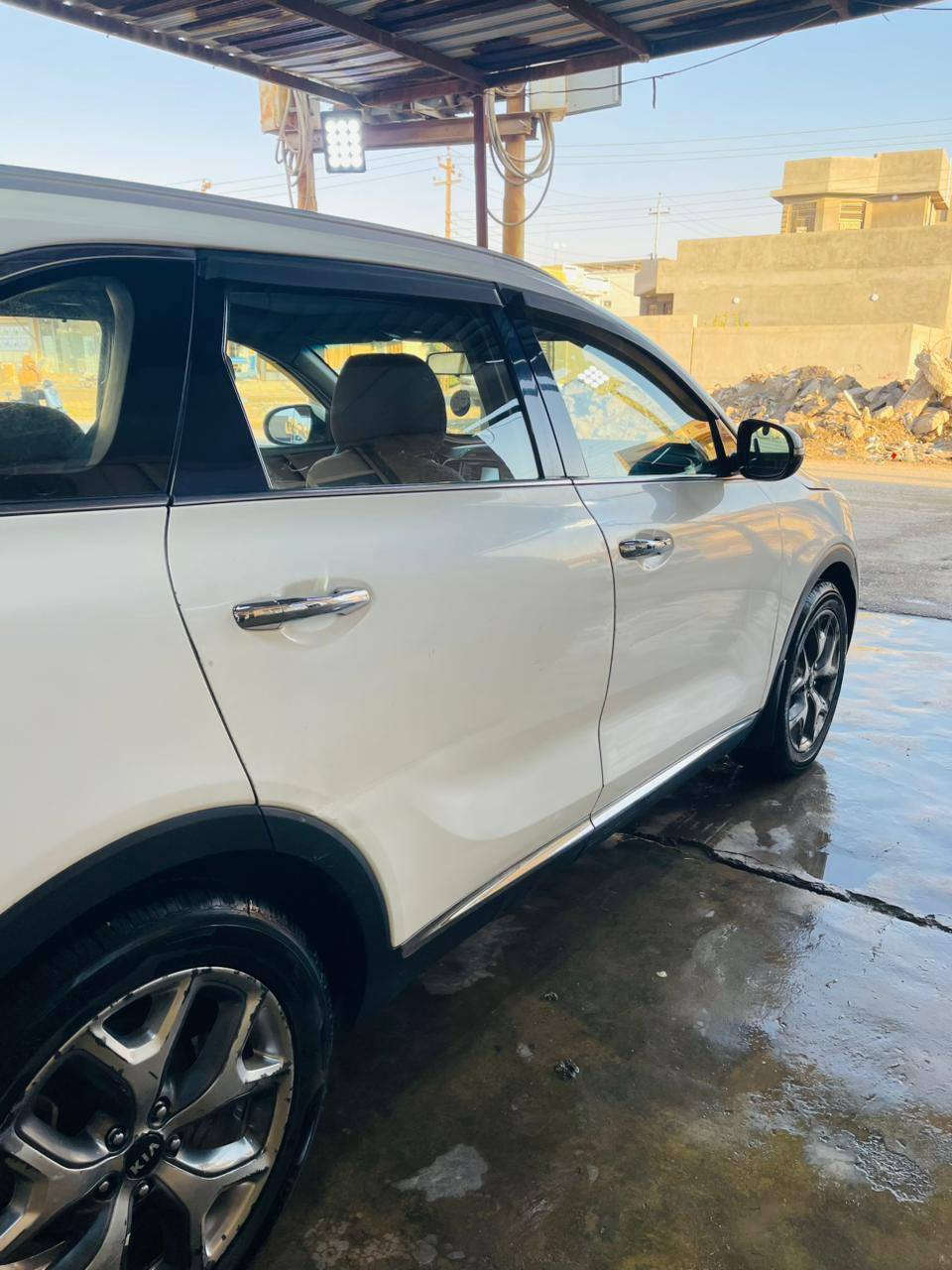 سلام عليكم للبيع سورنتو خليجي 
موديل ١٧ سعر ١٤٨ بيه مجال 
فول مواصفات 
سياره مصبوغ عام بدون شواصي او لغود
استفسار اتصال ***********
