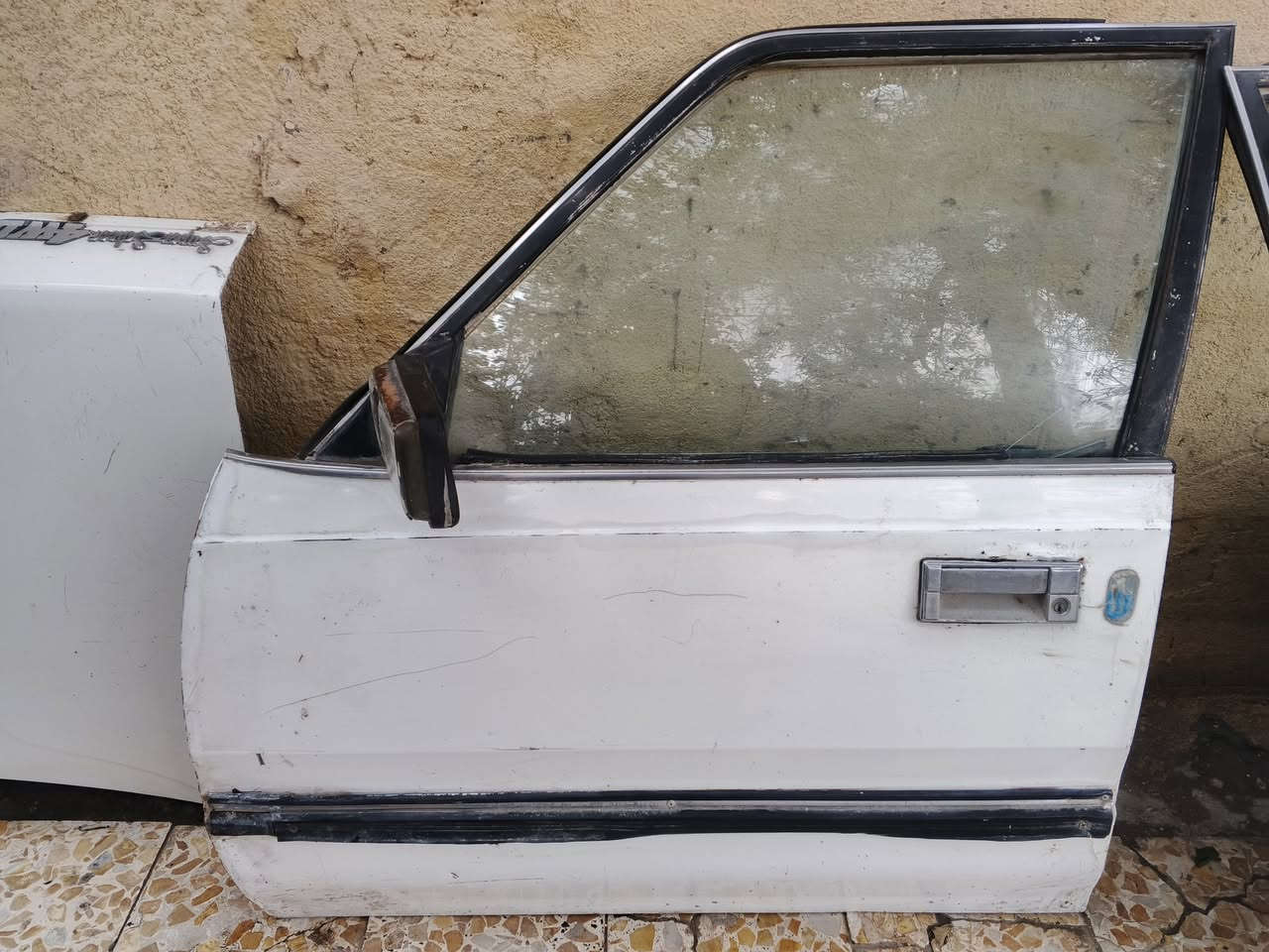 السلام عليكم
للبيع بيبان سوبر 85 بلاديات لون ابيض
المكان بغداد 
السعر 700الف
***********واتساب فقط
*********** اتصال
