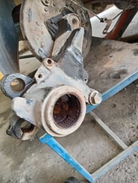 جانب من عمل اليوم ورشة الريان تبديل بولبرنات جتوف بيجو عنوان الورشه ال...