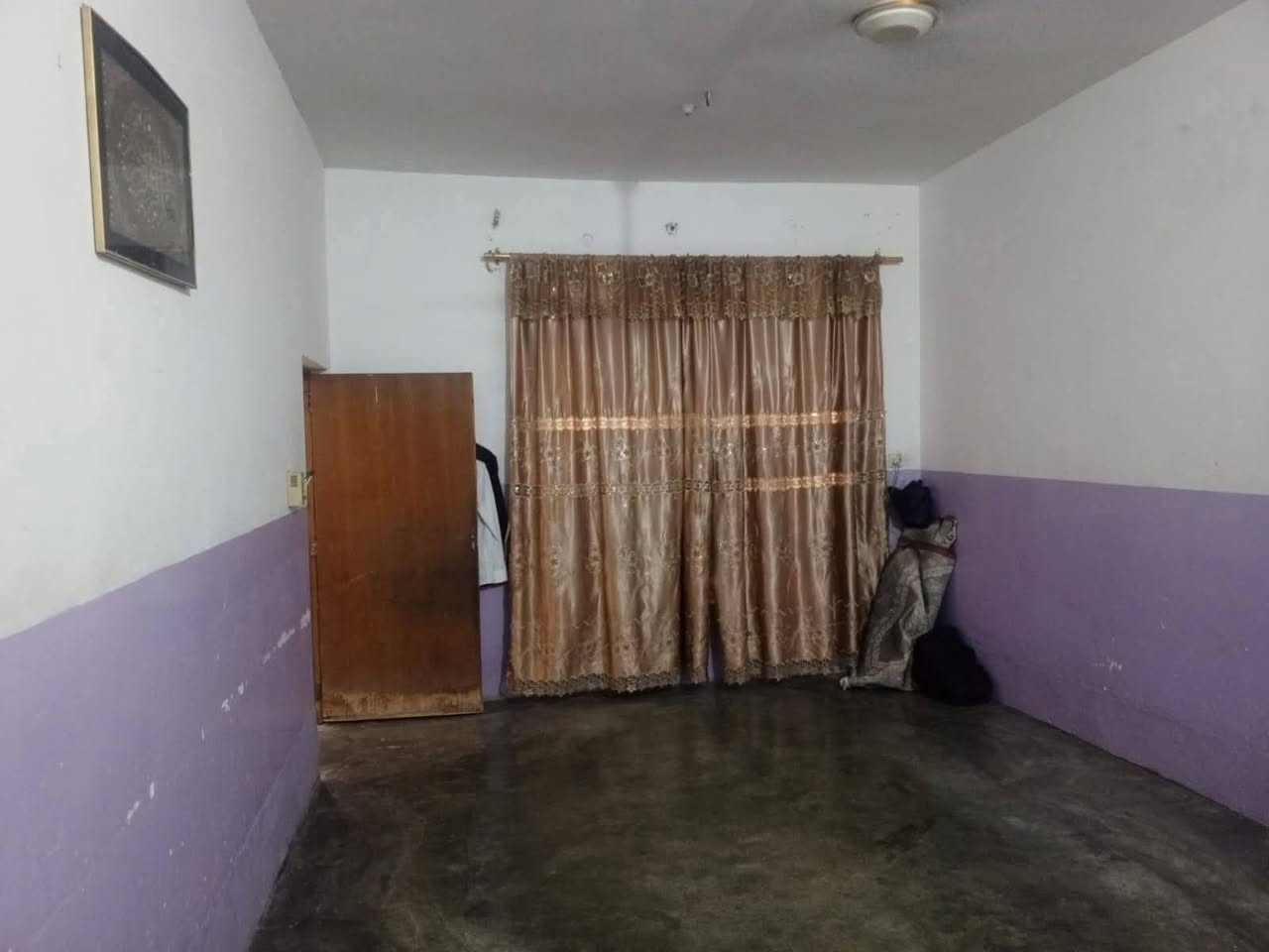 بسم الله الرحمن الرحيم
السلام عليكم ورحمة الله وبركاته
يعلن مكتب علي الصميدعي للاستثمار العقاري
عن توفر دار للبيع #طابو_صرف المساحة ٢٠٠ متر مربع الموقع حي الشهداء نهاية السايدين الفرع على اليمين البناء طابق واحد يحتوي على كراج سيارة واسقبال ٦ *٤ ومطبخ ٤ *٤ وهول ٤ *٤ ومجمع درج وغرفتين نوم مساحة كل غرفة ٥* ٤ البناء عادي بدون مواصفات عرض الفرع ١٢ متر ٠٠٠ #السعر_المطلوب(١١٠ مليون قابل للتفاوض) للاستفسار عن باقي التفاصيل الاتصال على الارقام التالية او مراسلة الصفحة :
📞 ***********    متوفر واتس اب
📞 ***********    متوفر واتس اب
او زيارة مكتب علي الصميدعي للعقار الكان في ديالى ٠ جلولاء ٠ حي الشهداء ٠ مقابل اتحاد شباب جلولاء ٠ ودائرة التقاعد ٠
