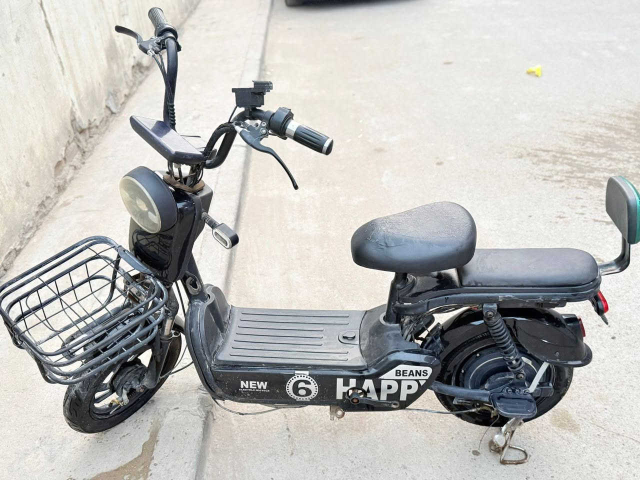 سلام عليكم
دراجه شحن للبيع

حجم 14

4بطاريات جدد

دبل سويج 

دبل بصمه 

بلوتوث 

نضافه80/100

استخدام شهر بس 

عنواني بغداد 

سعر :راسلني وتدلل


**إذا كنت صاحب هذا الإعلان وتريد حذفه لأي سبب، رجاءا أرسل رسالة إلى الدعم الفني**