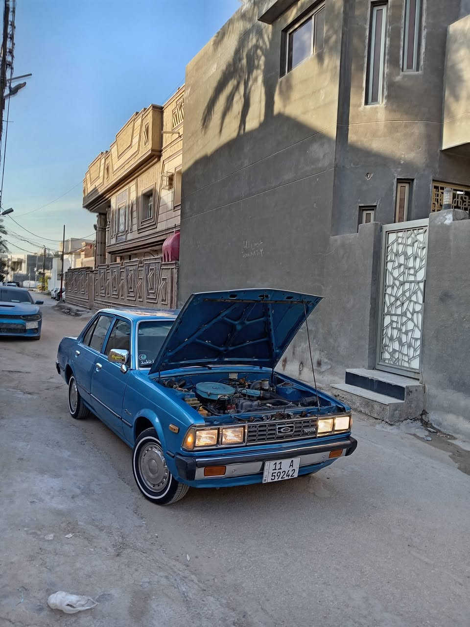 كرونه 1980 سياره مصبوغه للجماليه مكينه بلادي وكير عادي على الشركه بلادي حداديه امامي وخلفي جديد كهربائيات عل شركه تبريد ثلج رقم انكليزي بغداد شرط تحويل ***********
