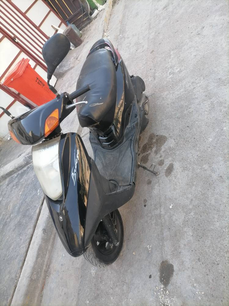 دراجة بريز كلهة شغالة سلف هندر كهربايات الدراجة اي نقص مابيهة الدراجة كلهة شغالة المكان بغداد البياع حي العامل السعر 525 الرقم ***********
