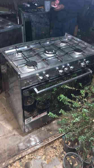 السلام عليكم طباخ الجي العربي مثل متشوفون كلش حلو كله شغال للبيع للبيع بسعر مناسب ***********
