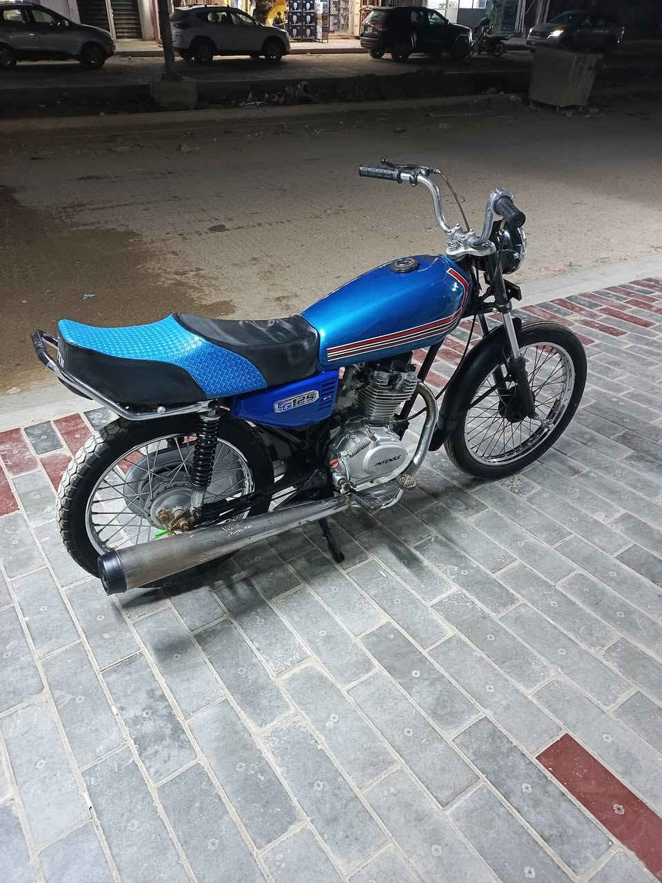 السلام عليكم دراجه للبيع شاصي نامه شلامجه موديل 18كلك رقم شاصي بي ومكينه انتنس برغي ممفتوح بيها موديل 23 وغراض 26 تعمير جديد كله غراض نامه سعرها 400 وبيها مجال قليل مكاني بابل الحله شارع 80 مال كربلاء ***********
