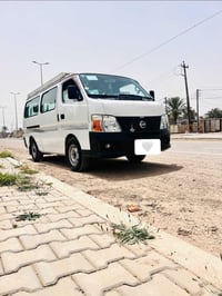 سياره نيسان أورفان ناصي 2009سياره نضيفه مابيه حادث ولا معجون تخم تايرا...