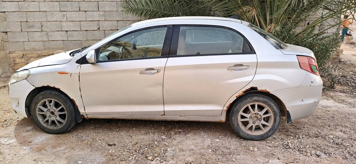 سلام عليكم شيري فلاوين 2013 سيارة كامله مكملة ماناقصهة شي بس خيال گير مكينة حداديه ملاحضه بس بنيد مدعوم بس مامبدل مسحوب بارد تبريد 🥶 سنويه ال 2027 مداور ثاني يوم وذا اكو مراوس بيكم حسب القناعة سعر 30وتفاصيل على رقم ***********
