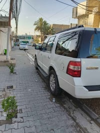 مديل ٢٠١١ سيارة جديدة أي حادث مابيه ٩٠ ألف ماشية عدا الدعاميات تصليح س...