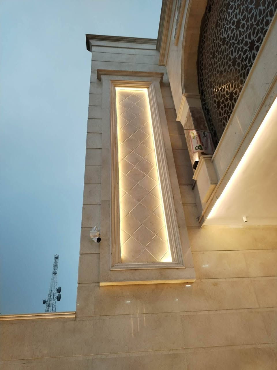 ادخل عالصور...مستعدون بتغليف الواجهات الخارجية بالحجر والمرمر والارضيات والجدران عمل فريمات مرمر بدل الفريمات الحديد تجهيز كافة أنواع المرمر والكرانيت والبايات للإستفسار *********** ***********
