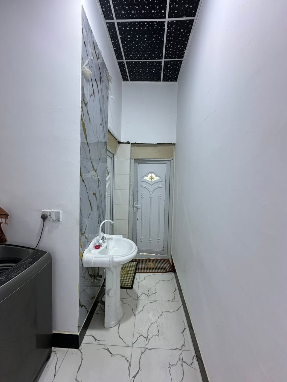 اسعد الله اوقاتكم بكل خير ⁉️
دار للبيع ❤️‍🔥
مساحه /245متر 
جنس العقاري :طابو مالك  زراعي باسم عراقي سند 25 وكاله ونصخ من الطابو وكاتبه من المالك مباشر 
العنوان / البصره ابو الخصيب منطقه النزيله  
يحتوي / غرفتين 2 منام 
وديوان و صاله و وطبخ 
وصحيات داخليه و خارجيه 
جميع الخدمات متوفره ماء كهرباء مدراس نت كلشي قريب 
السعر /85 مليون وقابل للتفاوض 
هاتف ***********
