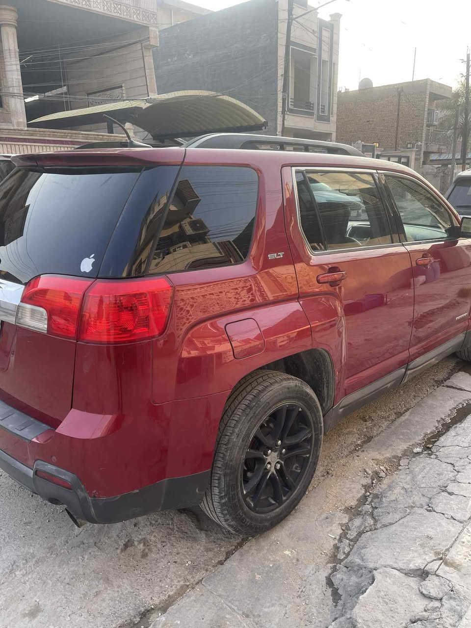 🚗 الموديل: جيمس تيران 2013
📌 حالة السيارة ومواصفاتها الداخلية:
✅ جلد
✅ شاشة تحكم
✅ ستيرن (عجلة قيادة)
✅ حساسات خلفية
✅ كاميرا خلفية
✅ رادار أمامي
✅ مانع انزلاق
✅ فول المواصفات (عدا بصمة)
 لا يوجد بصمة
 سلايدروف
🔌 الكهرباء:
 • المرايا كهرباء
 • الكوشن كهرباء
🔧 الأضرار الموجودة في السيارة:
 1.  درايف شيفت السائق
 2. الباب الخلفي للسائق
📍 المحرك والكير
 • بحالة الوكالة (يعني سليمان بدون مشاكل حسب ما ذكرت)
المكان بغداد 
***********
