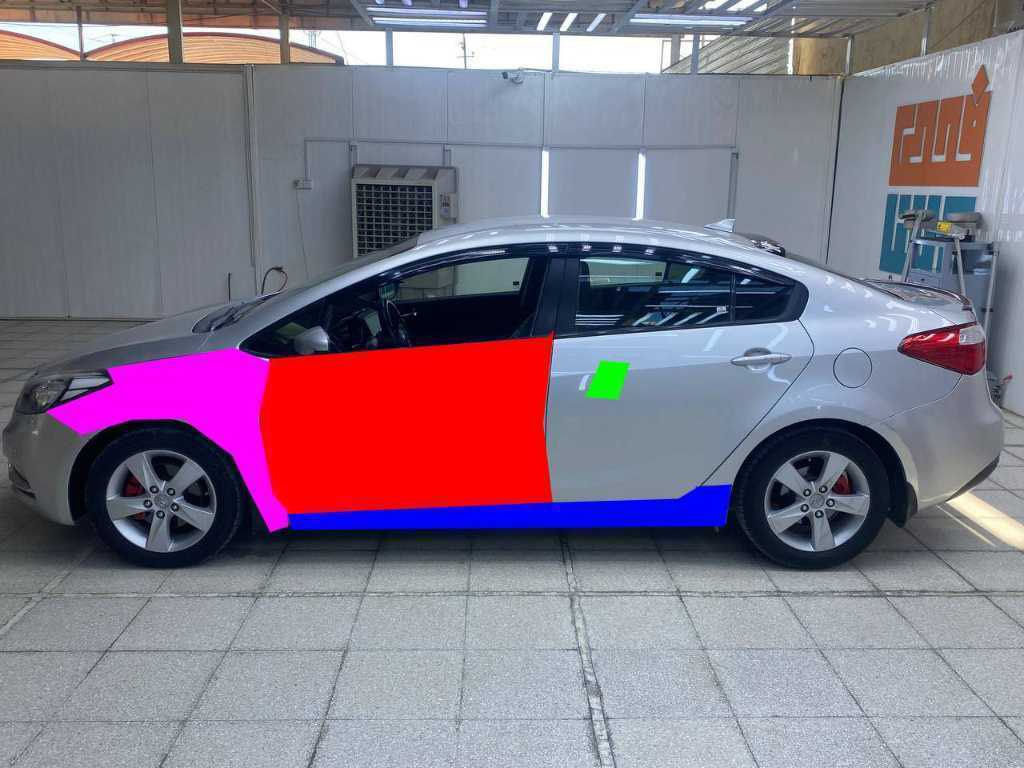 السلام عليكم  فورتي ٢٠١٤ رقم بغداد مميز ماشية١٣٧ تدفئة تبريد ثلج مكينة قطرة متنقص وكير نضيفات حادثهة بامريكا جاملق وبنيد تبديل وصبغ باب السائق  وبالعراق نطخ قبق الصندوك وبدلتة للعلم القديم موجود ويصلح بس للسرعة بدلتة موجودة صورة الحادث السيارة متصرف عليهة شي ما مخلي بيهة نقص صدرهة نضيف ونصبتهة حلوةً كلش منضومة لد الاصلي بيهة وشاشة اندرويد …السعر ١١٠ وبيهة مجال م: السونار من اشتريتهة قبل طخة الصندوك ***********
