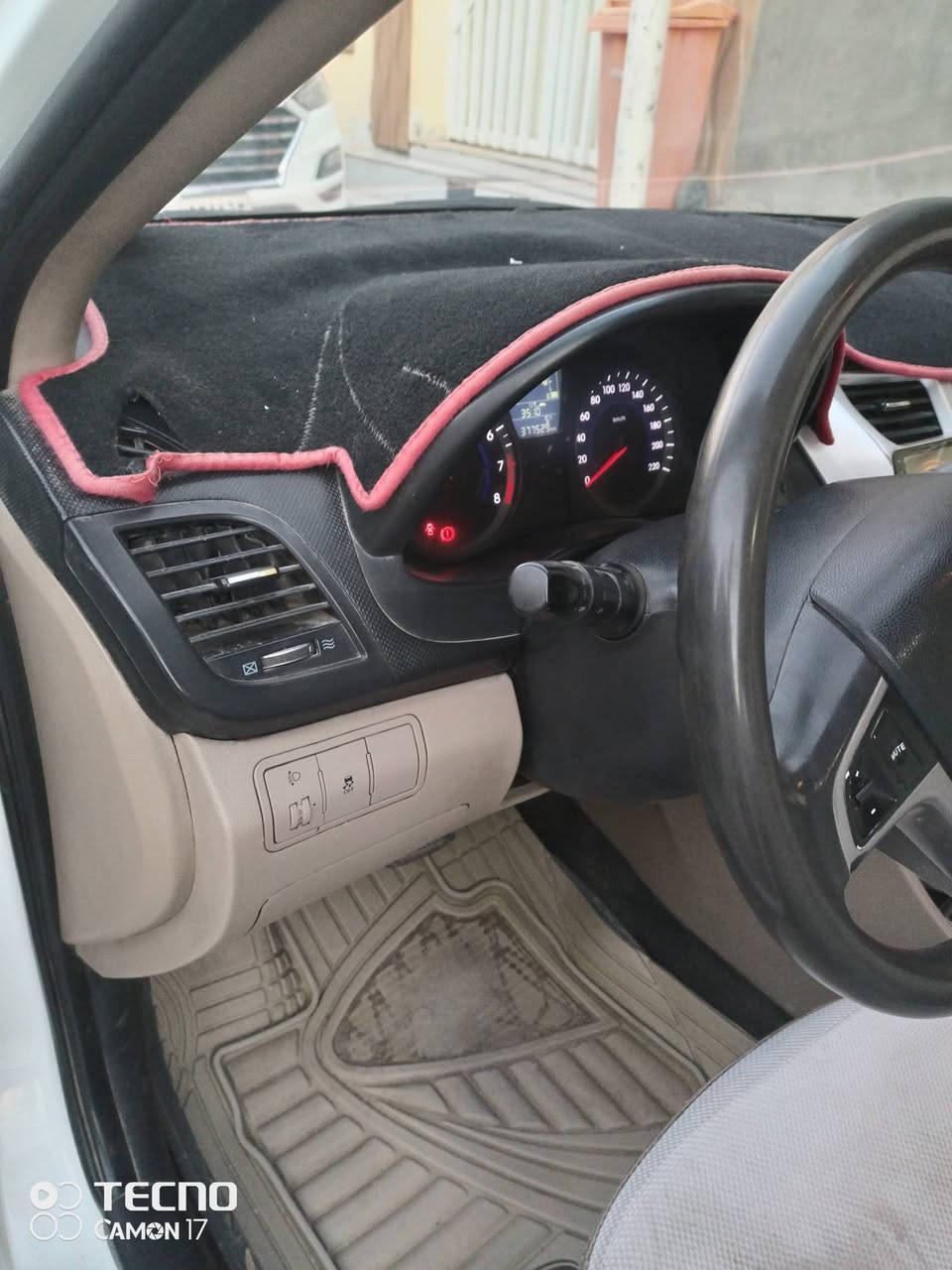 السلام عليكم
اكسنت موديل 17 بيها قطعتين محرك 400
اريد مراوس بـ اڤيو
نظيفه
مكاني نجف الاتصال ع هذا الرقم ***********
