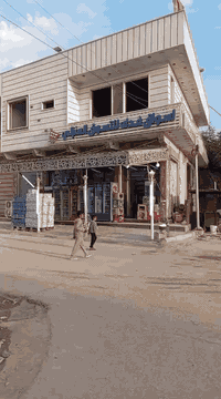 يا الله
بيت للبيع مساحتة 100 متر طابو صرف 
10×10 مربع 
منطقة البستان خلف شركة الافراح
يحتوي ع غرفة مطبخ استقبال طابق واحد 
السعر 120 مليون 
***********
***********
مكتب حاتم كريم للعقار
