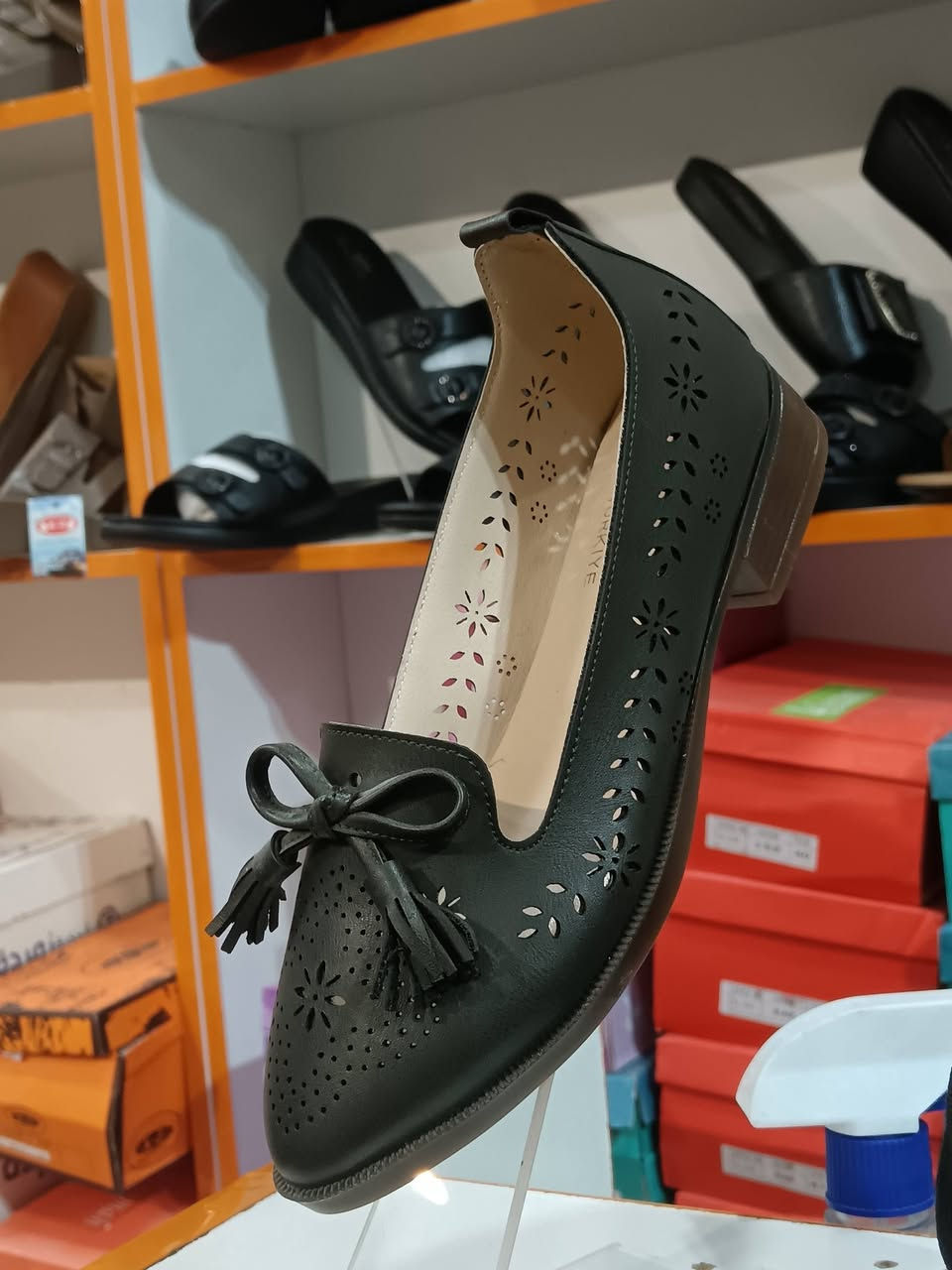 عروض الكنز للاحذيه والحقائب النسائيه  
حذاء نسائي كعب 2سم
سعر القطعه 3الف
سعر القطعتين 5الف  وكميه محدوده
القياسات من 37الى41 
العنوان الأنبار قضاء هيت مقابيل بلديه هيت الجديده مباشر الاستفسار *********** او *********** وكُل الهلا بيكم#الانبار_قضاء_هيت
