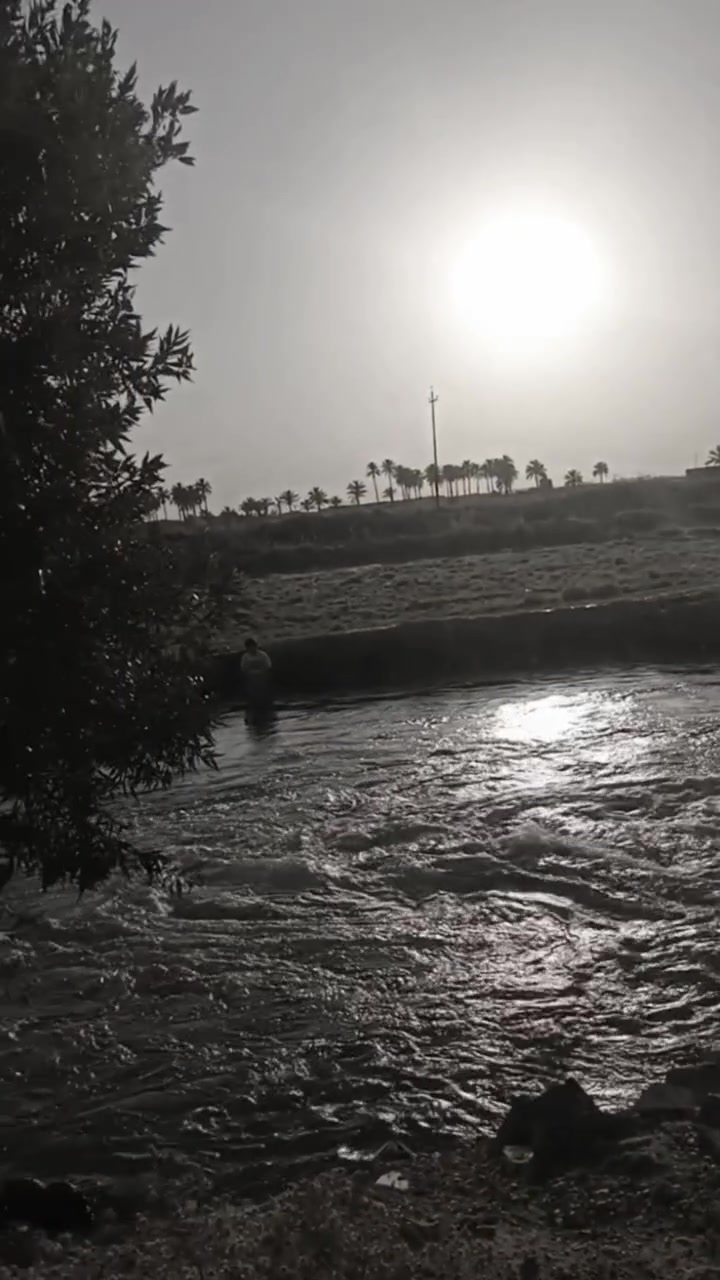 السلام عليكم دراجه ماكس عدله للبيع كامله سلف هندر كلها شغاله 
مزوده 55 
لايت زنون ثلجي 
وياله رياضي 
صالنصه ربع طكه نار 🔥
طوافه شغاله 
مكاني بعقوبه السعر 450وبيها مجال 
رقم اتصال ***********
