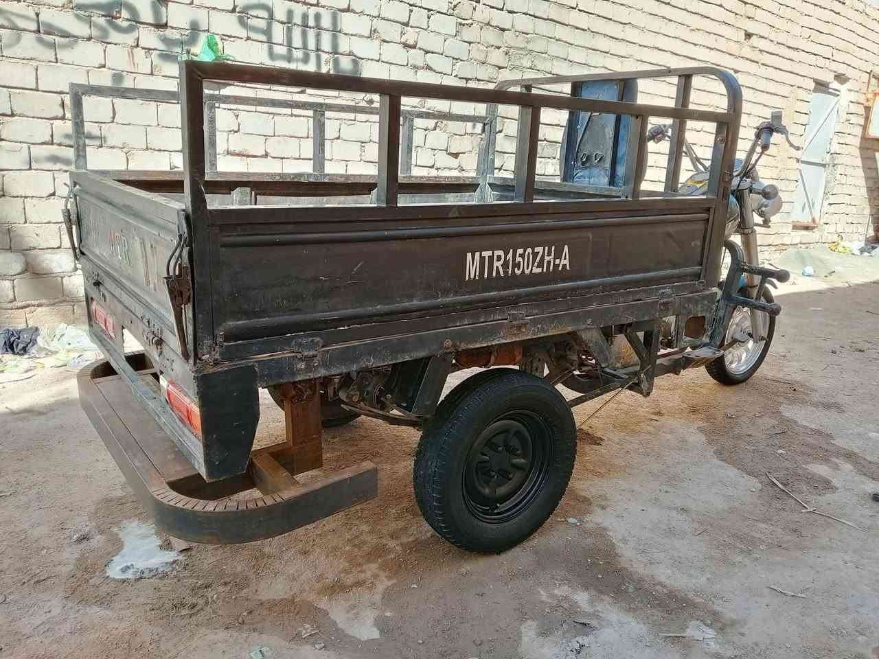 سلام عليكم ستوته للبيع مديل 2013 رقم الماني نجف أو سنويه امداور ثاني يوم ستوته جاهزه شاصي او بدي مكفولات تخم تايرات جوبلس محرك جديد مديل 25 صارله شهر شاده السعر مليون و350 مكاني نجف حي النداء اخوان اني مكلف بل نشر هاذه رقم راعيها ***********
